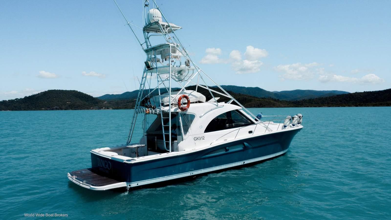 Riviera 48 Offshore Express, photo 3