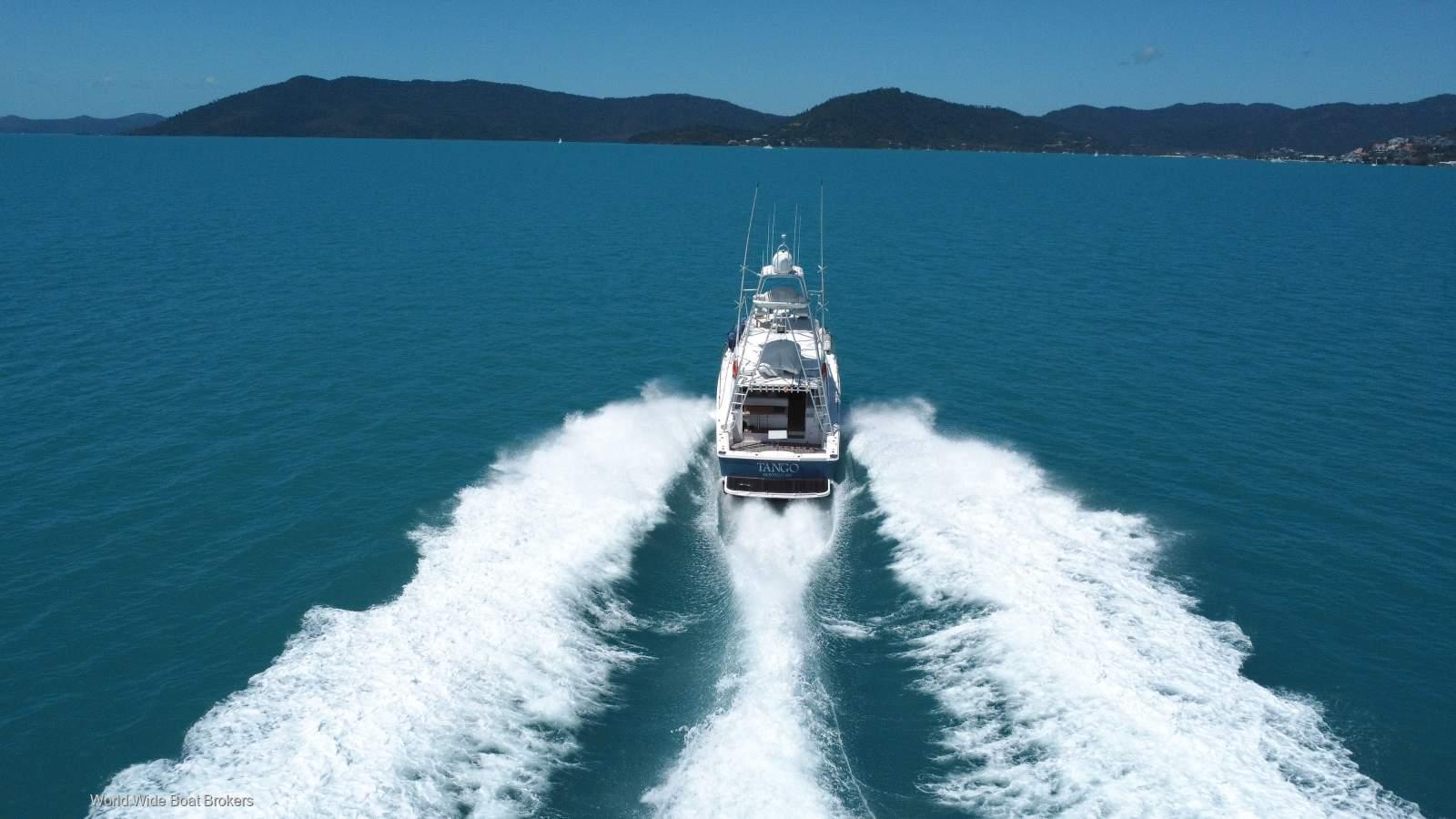 Riviera 48 Offshore Express, photo 7