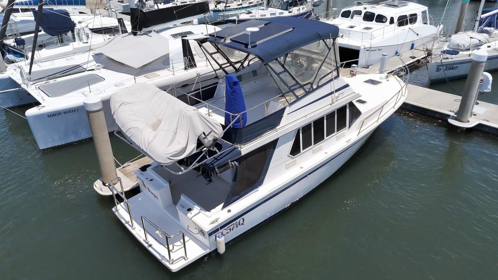 Fairway 36 Flybridge Cruiser, photo 5