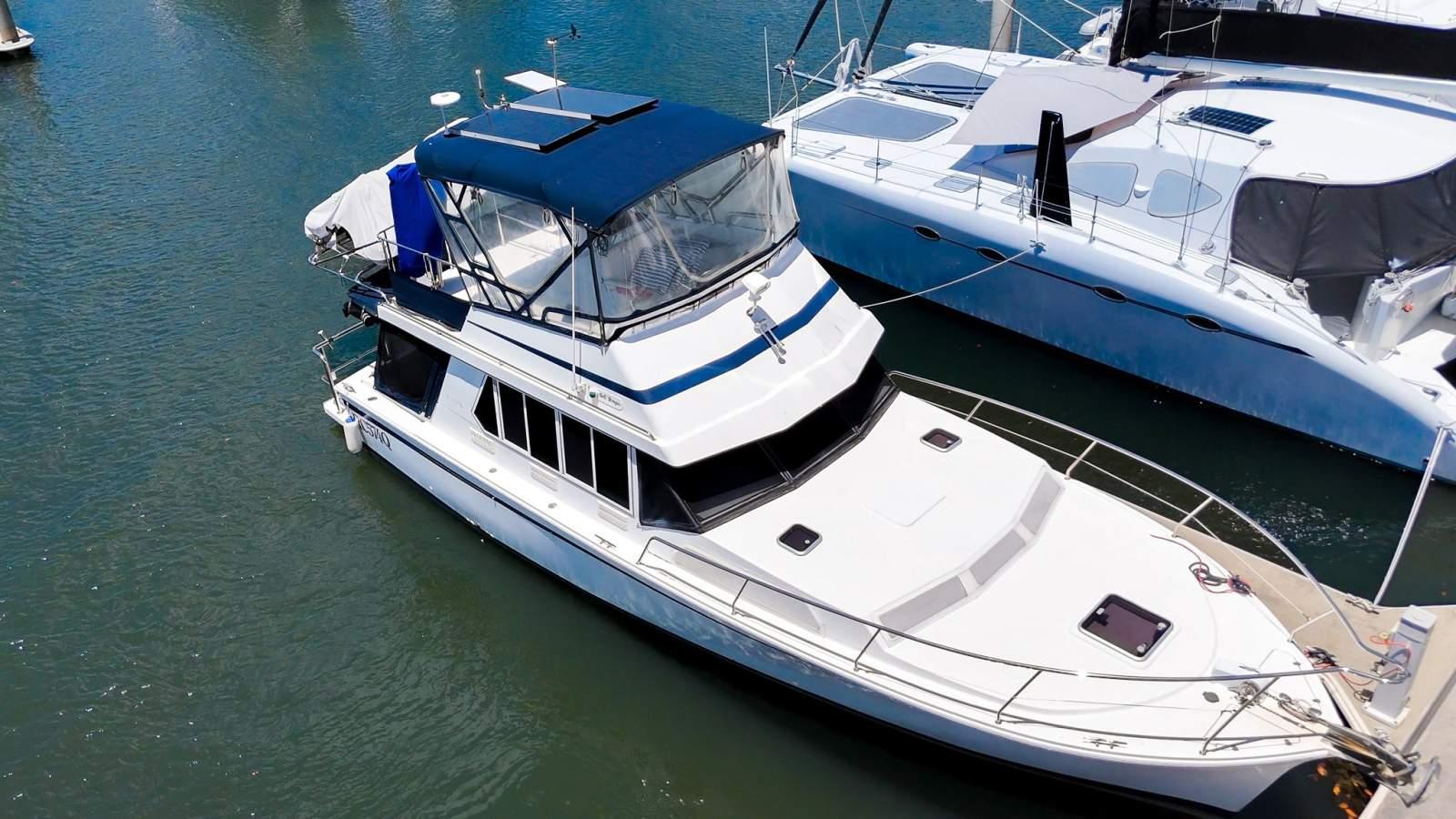 Fairway 36 Flybridge Cruiser, photo 6