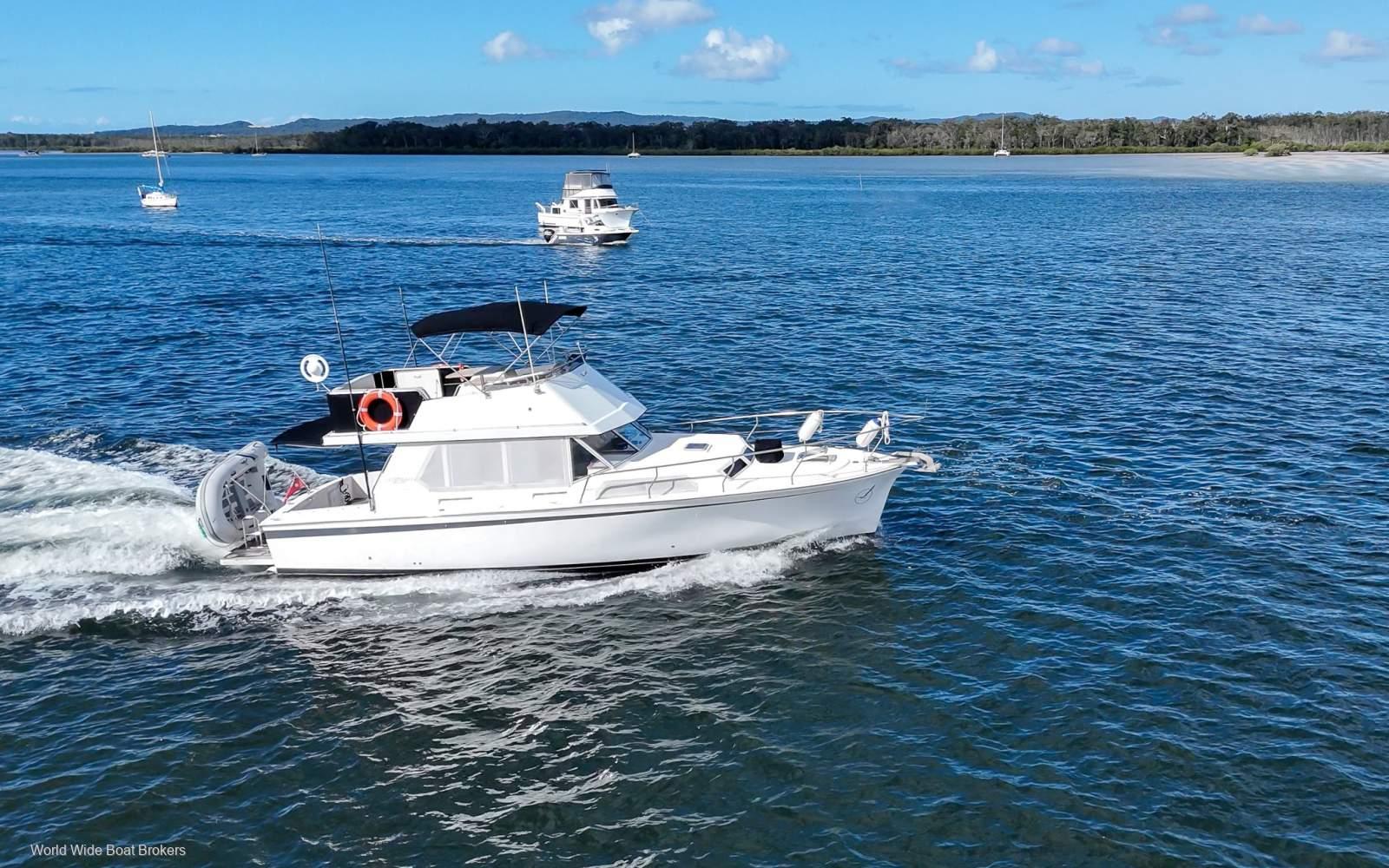 Fairway 36 Flybridge Cruiser, photo 3