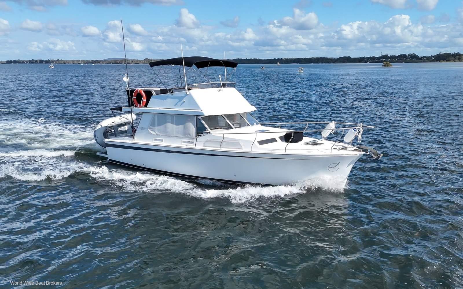 Fairway 36 Flybridge Cruiser, photo 4