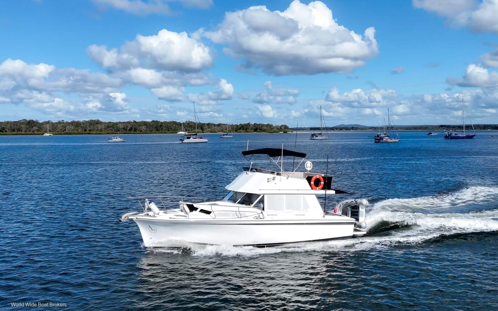 Fairway 36 Flybridge Cruiser, photo 9