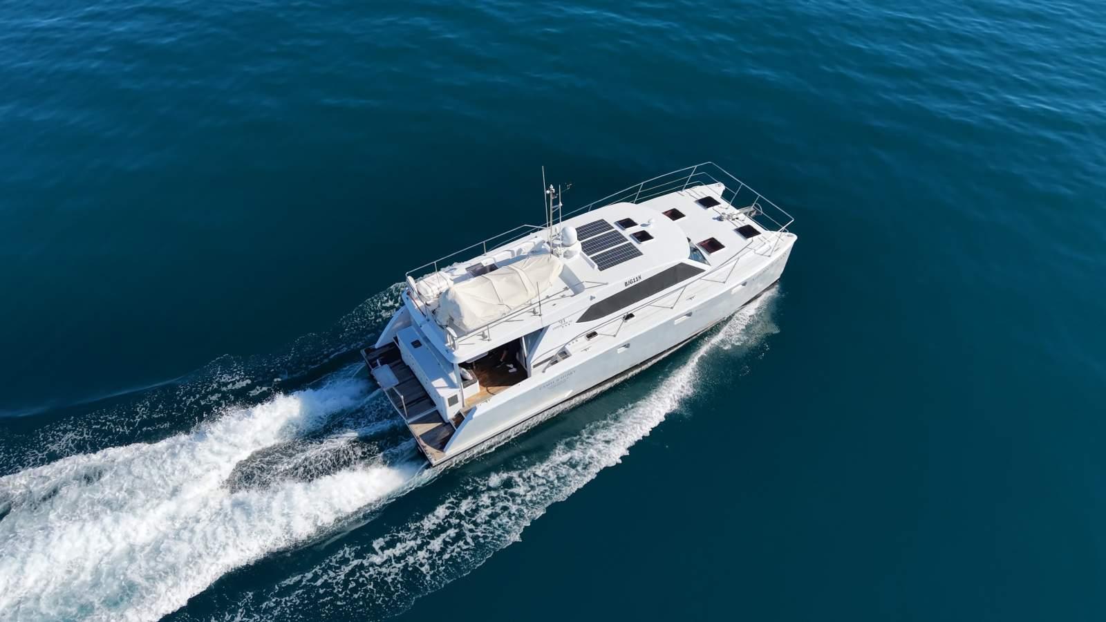 Roger Hill Expedition 44 Powercat, photo 3