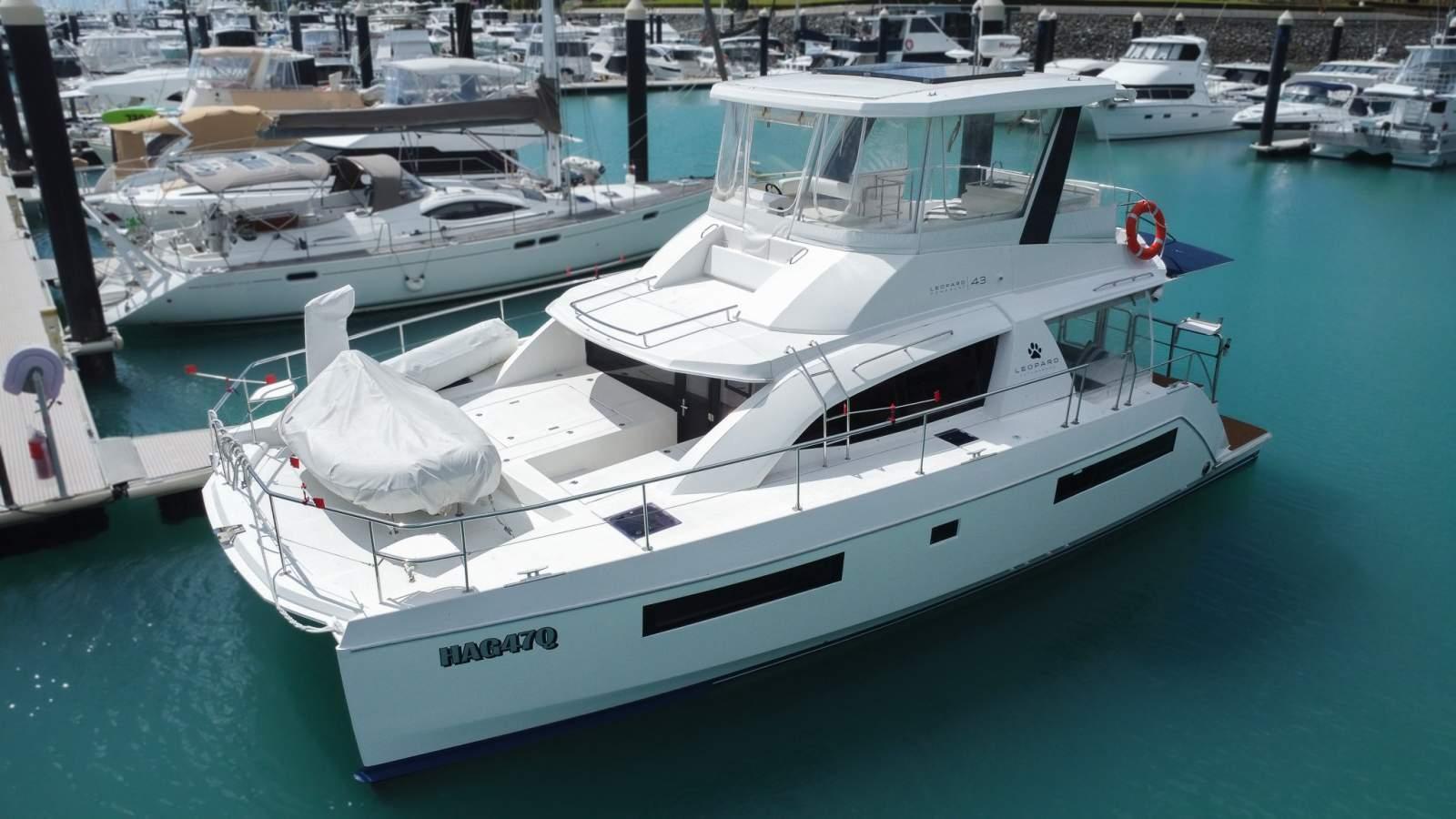 Leopard Catamarans 43 PC