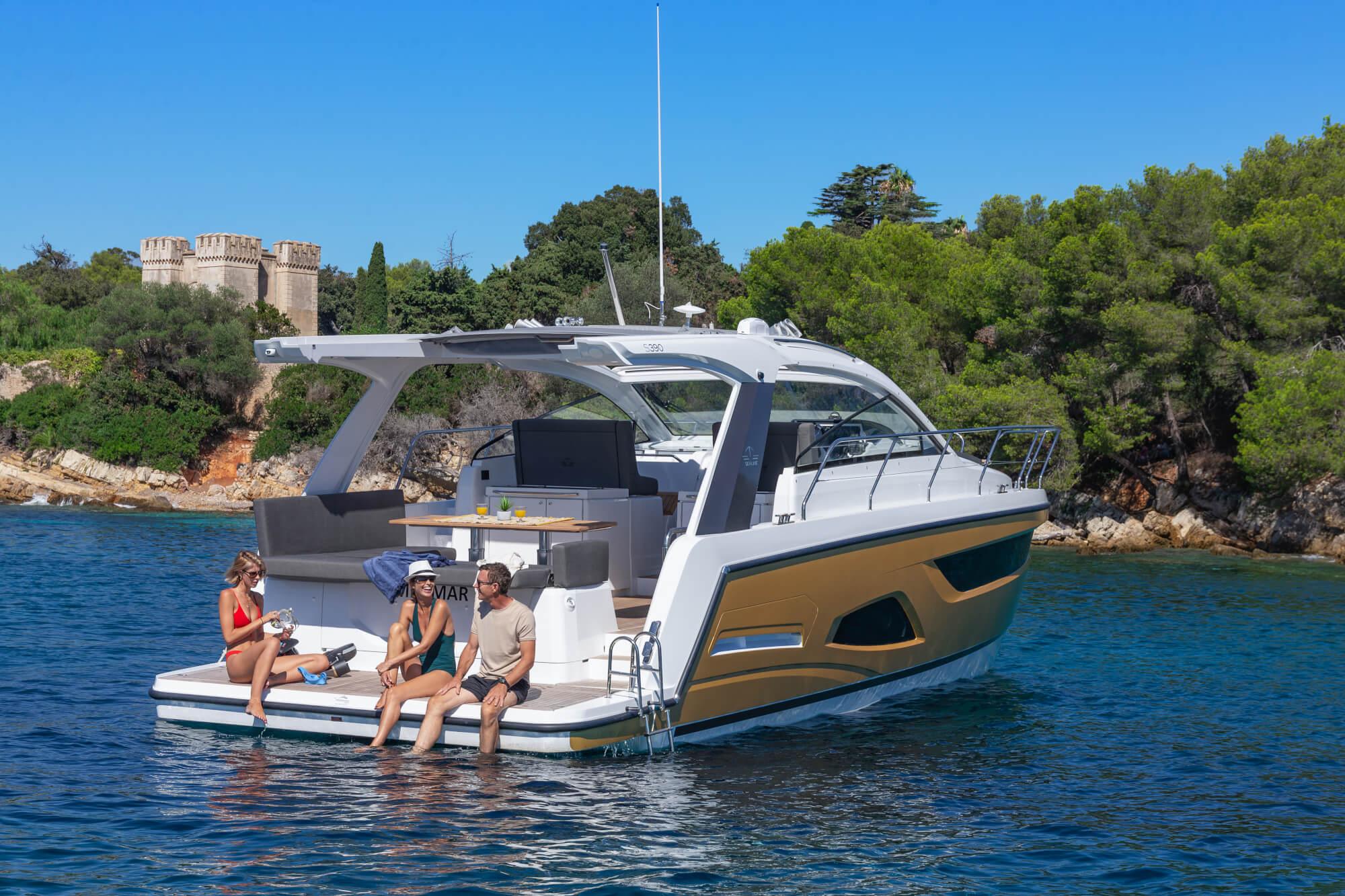 Sealine S390