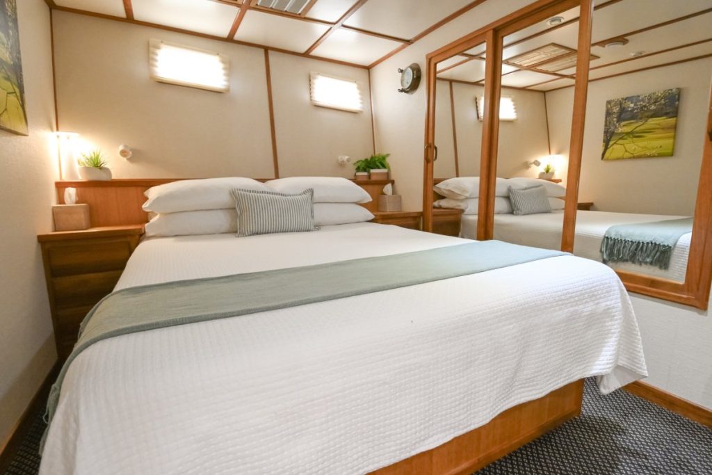 Liveaboards-benefits-to-living-on-a-boat